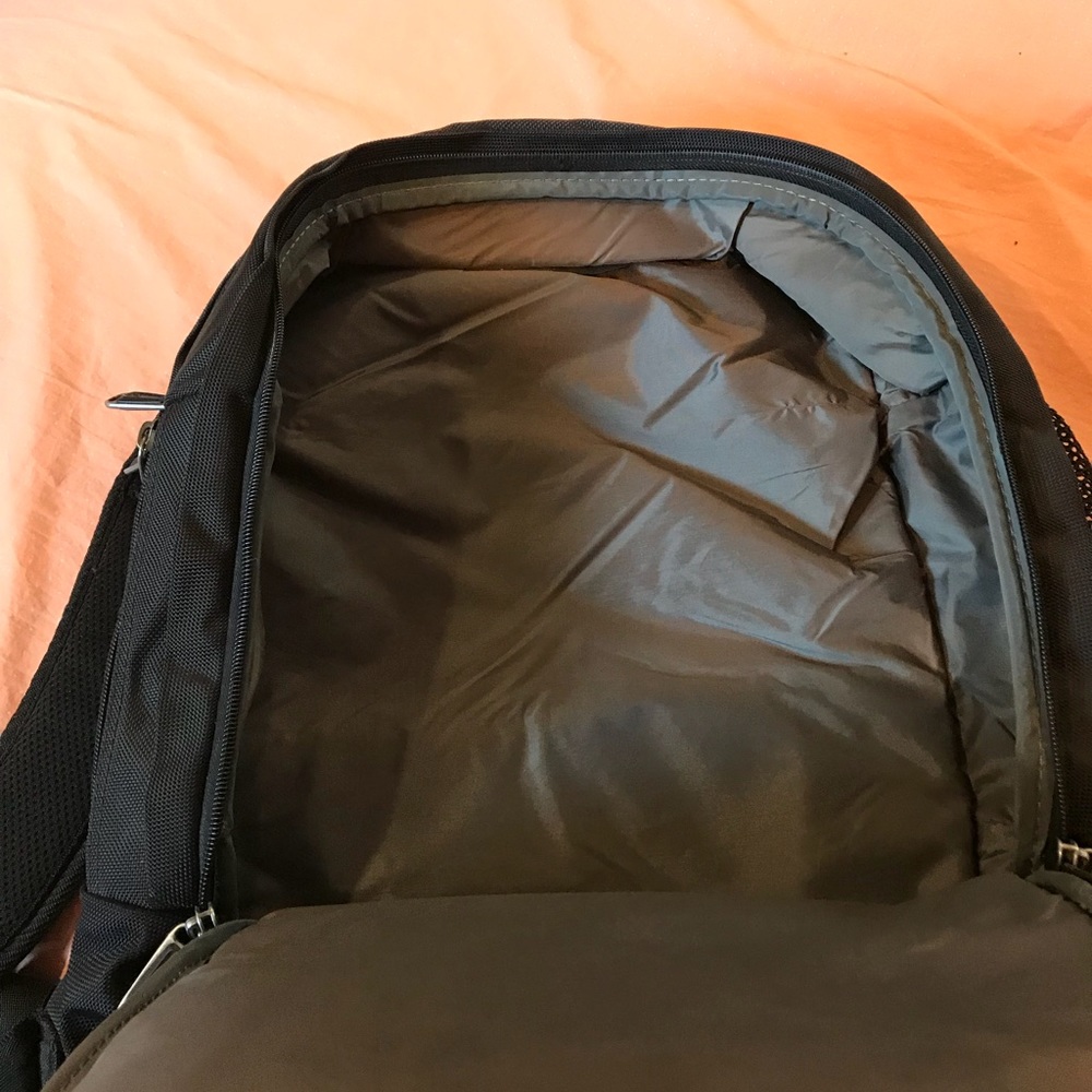 Samsonite tech laptop/tablet backpack - Picture 6 of 6